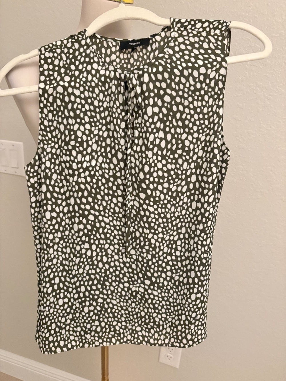 NWT Theory Sleeveless Tie Neck Blouse Dark Olive Multi Mod Spot